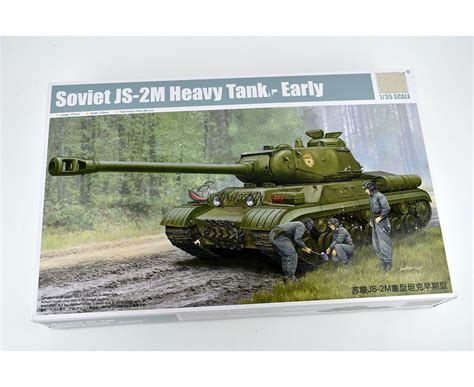 Soviet JS 2M Heavy tank Early масштаб 1 35 Tрубач TR05589