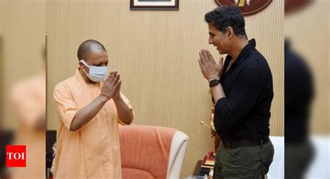 ‘ram Setu Akshay Kumar Meets Up Cm Yogi Adityanath Before Kickstarting The Shoot In Ayodhya