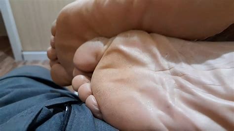Mature Male Feet Tease ThisVid