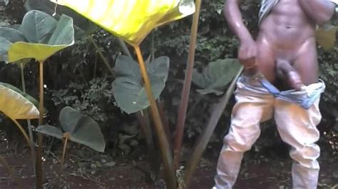 AFRICAN MAN ALMOST CAUGHT JERKING OFF IN PUBLIC Pornhub Gay