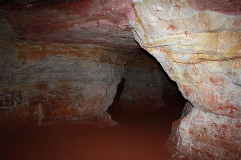 Las cuevas de Sáblino el Triángulo de las Bermudas de Rusia Russia