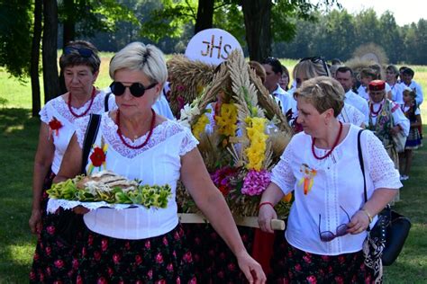 Pierwsze dożynki w powiecie biłgorajskim foto Nowa Gazeta Biłgorajska