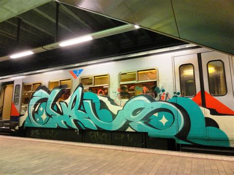 LETTERS Graffiti on trains