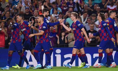 مانشستر يونايتد يقترب من التوصل لاتفاق لضم لاعب برشلونة بطولات