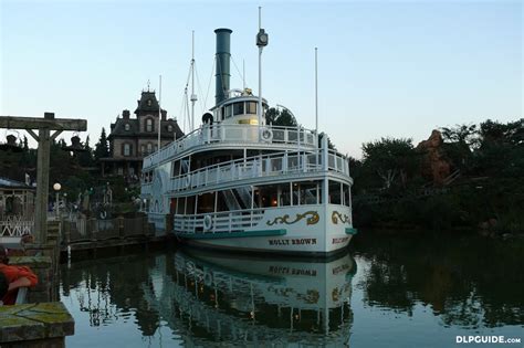 Thunder Mesa Riverboat Landing DLP Guide Disneyland Paris Guidebook