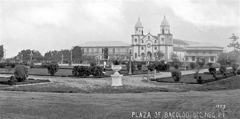 Bacolod Tours: Bacolod Public Plaza