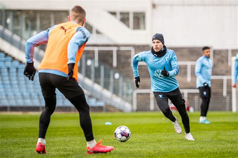 Oscar Lewicki Med I Truppen Till Mff S Hemmapremi R Gasetten