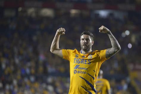 Gignac busca desbancar a García Aspe como tercer máximo anotador de las