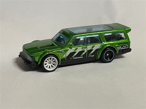 Hot Wheels 2023 Super Treasure Hunt Volvo 240 Drift Wagon Spun Loose EBay