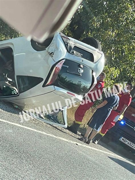 FOTO Accident în județul Satu Mare Mașină răsturnată pe DN19