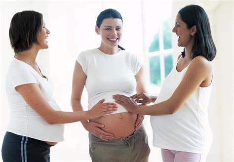 Pregnant Women Photograph By Ian Hooton Science Photo Library