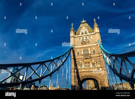 London Tower Bridge Close Up Hi Res Stock Photography And Images Alamy