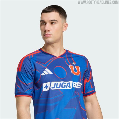 Presentación de las camisetas locales y visitantes de la Universidad de