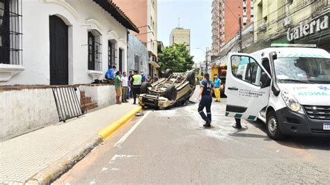 Aparatoso Vuelco De Vehículo Deja Heridos Y Daños Materiales En Asunción Última Hora