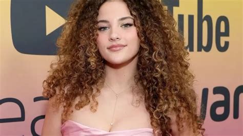 Sofie Dossi Net Worth