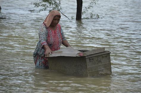 Banjir Di Utara Pakistan Paksa Puluhan Ribu Orang Mengungsi Republika