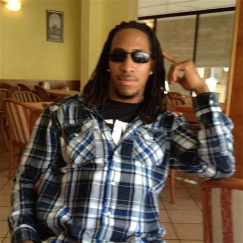 Jogador De Futebol Americano Segue O Exemplo De Astro Da NBA E Assume Ser Gay