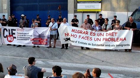 Interns del CIE de València denuncien que pateixen agressions policials