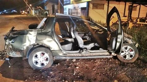 Homem Morre Ap S Ser Ejetado De Carro Durante Capotamento Na Br