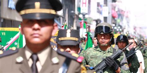 Miles De Poblanos Conmemoran La Independencia De M Xico Con Desfile