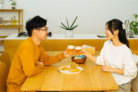 おつまみはつくらなくてもいい。夫婦の会話も増える晩酌の最強のお供は？ Esseonline（エッセ オンライン）