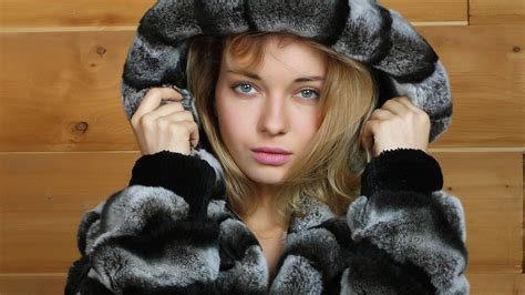 Wallpaper Women Model Blonde Hat Green Eyes Fashion Fur Coats