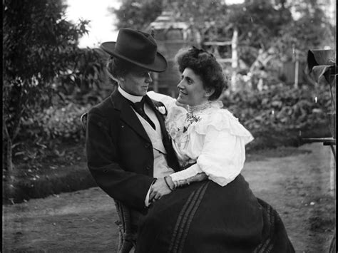 8 Awesome Vintage Photos Of Lesbian Couples