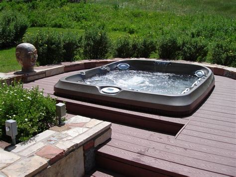 Spa Jacuzzi® De La Gamme J 300™ Encastré Dans Une Terrasse En Bois Hot Tub Jacuzzi Hot Tub