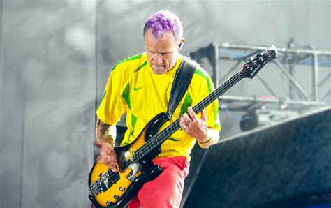 Biografia De Flea Baixista Do Red Hot Chili Peppers Chega S Lojas Em Novembro