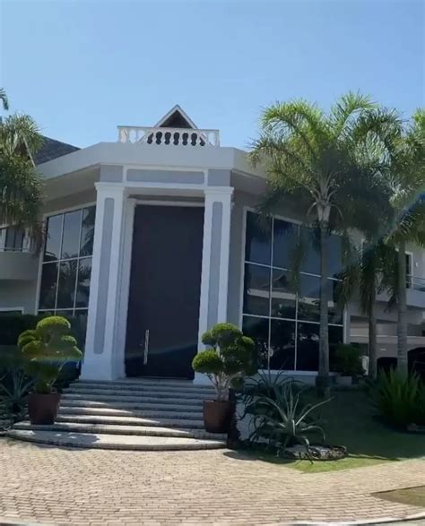 Casa De Vinicius Jr No Rio Mans O Do Jogador Tem Boate Particular