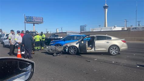 Multi Vehicle Crash Shuts Down Three Lanes On Northbound I 15 Past Sahara