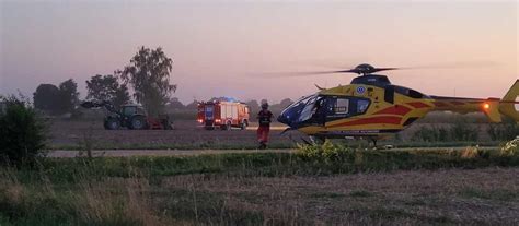 Koszmarny wypadek podczas pracy w polu Maszyna wciągnęła rękę