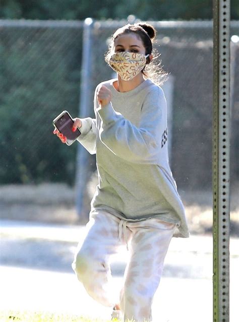 Selena Gomez Looks Stunningly Fit After a Weight Loss - Demotix.com