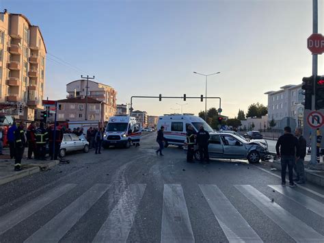 Burdur da trafik kazası 3 kişi yaralandı