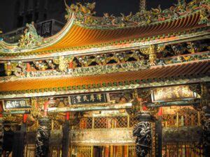 Longshan Temple: How to Pray for Love at Taipei’s Top Temple - Taiwan Obsessed