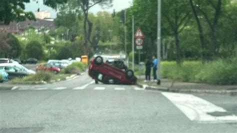 Incidente Al Torrino Nord Auto Ribaltata In Via Caterina Troiani