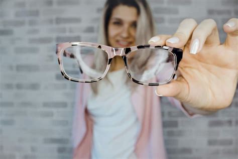 Buying Prescription Glasses Online - Florida Independent