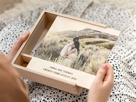 12 Wedding Keepsake Boxes for Storing Wedding Day Mementos