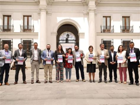 Diputada Marz N Junto A Alcaldes Y Alcaldesas De La Regi N De