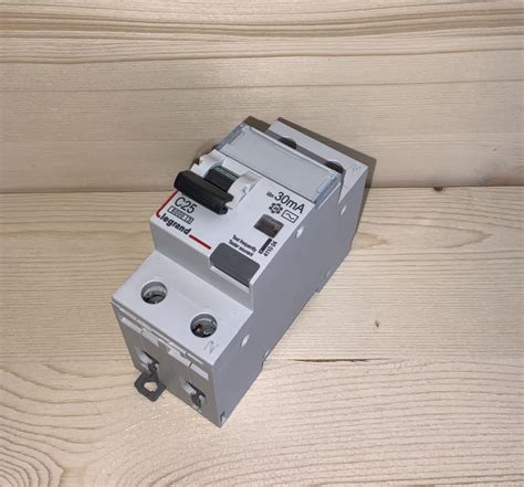 Дифференциальный автомат Legrand DX3, 1P+N 25А (C) 10 кА, 30 мА (AC ...