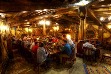 Hobbiton Evening Banquet Tour | About New Zealand