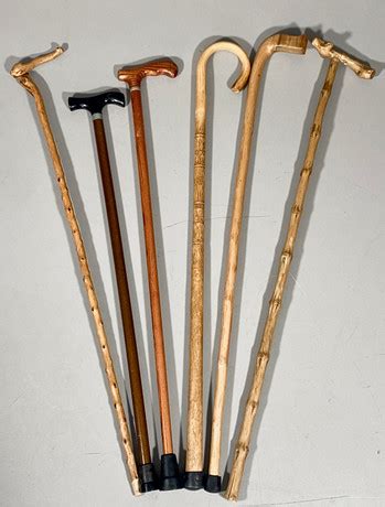 SEX GAMLA PROMENADKÄPPAR TRÄ Övrigt Övrigt Auctionet