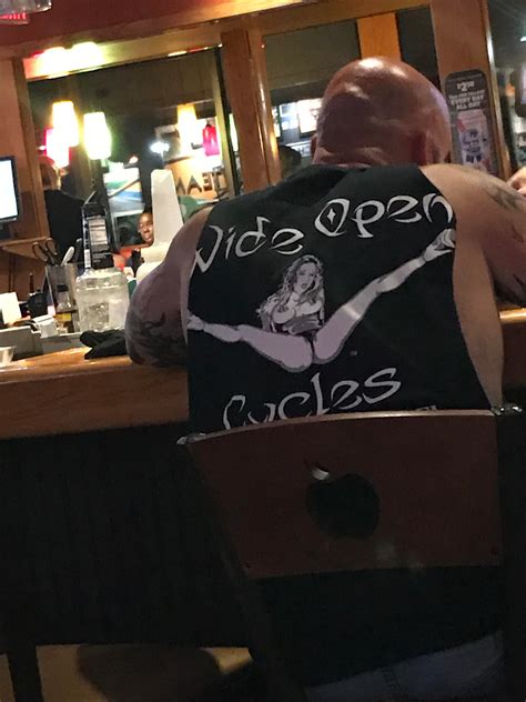 Applebees bar. : r/trashy