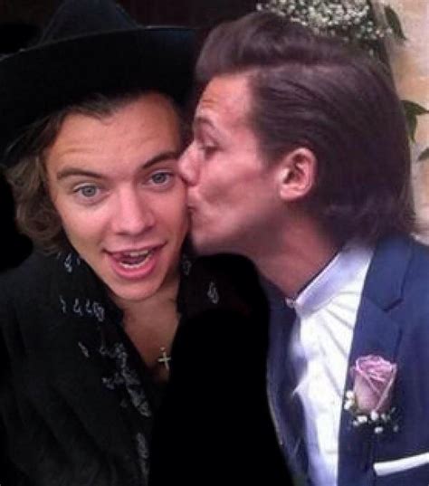 Harry Styles Kissing Louis Tomlinson