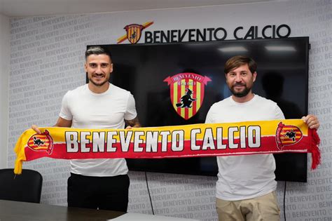 Benevento ufficiale Gennaro Acampora è un nuovo calciatore delle