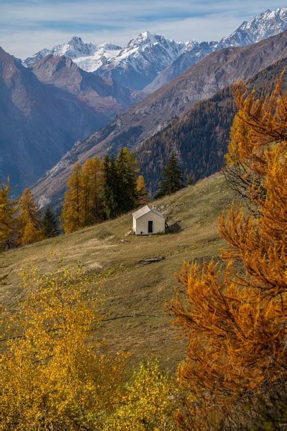 Paisaje De Los Alpes Italianos En Oto O Foto Premium