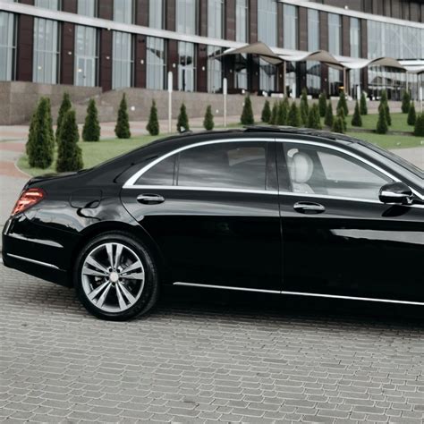 Best Chauffeur service | Save up to 40% - DispoCars