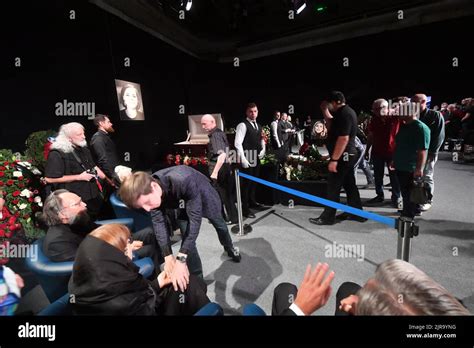 Moscow. A ceremony of farewell to the journalist and the political ...