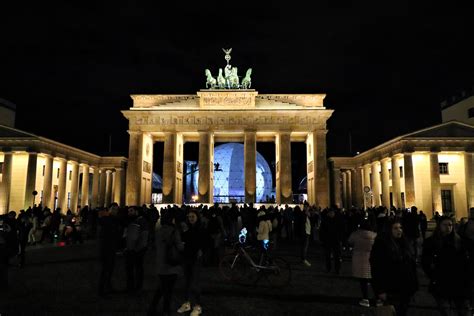 Brandenburg Gate At Night Free Stock Photo Public Domain Pictures