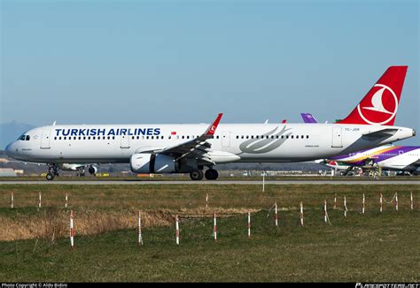 TC JSR Turkish Airlines Airbus A321 231 WL Photo By Aldo Bidini ID